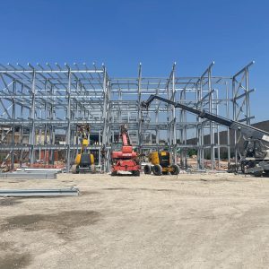 montaggio strutture metalliche struttura acciaio in fase avanzata