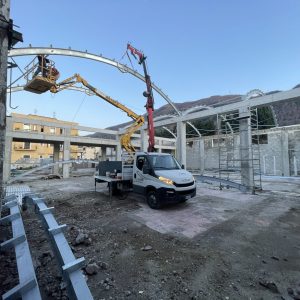 Sollevamento e posa delle travi curve in acciaio